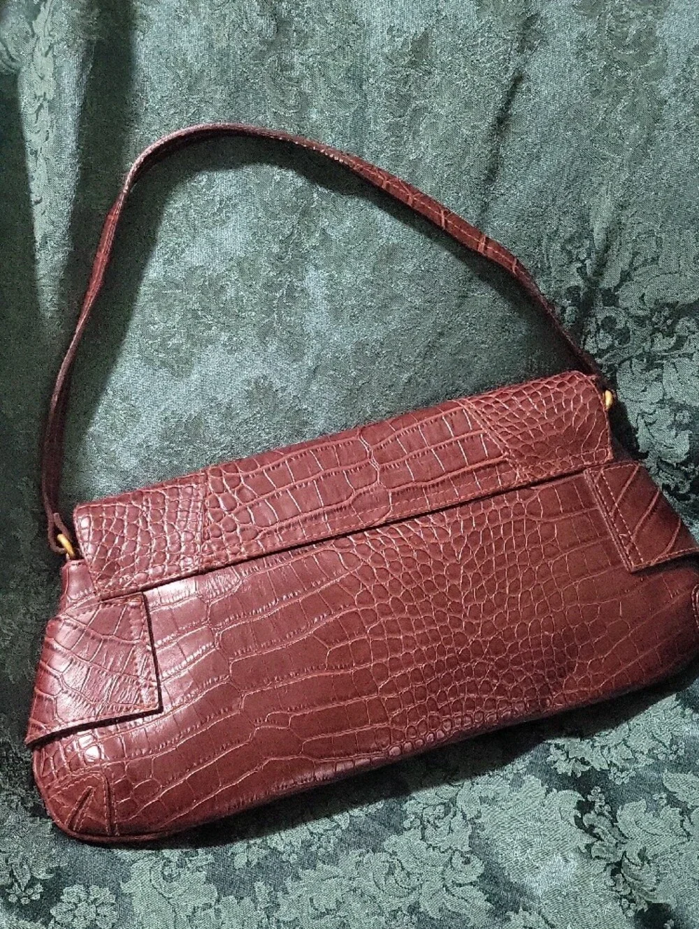 XOXO Elegant Faux Croc-Embossed Shoulder Bag in Deep Brown EUC